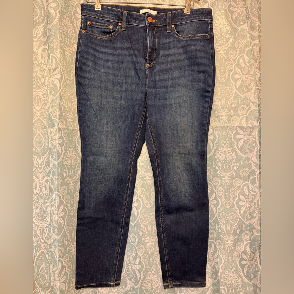 LC Lauren Conrad Blue Skinny Jeans with Classic Style